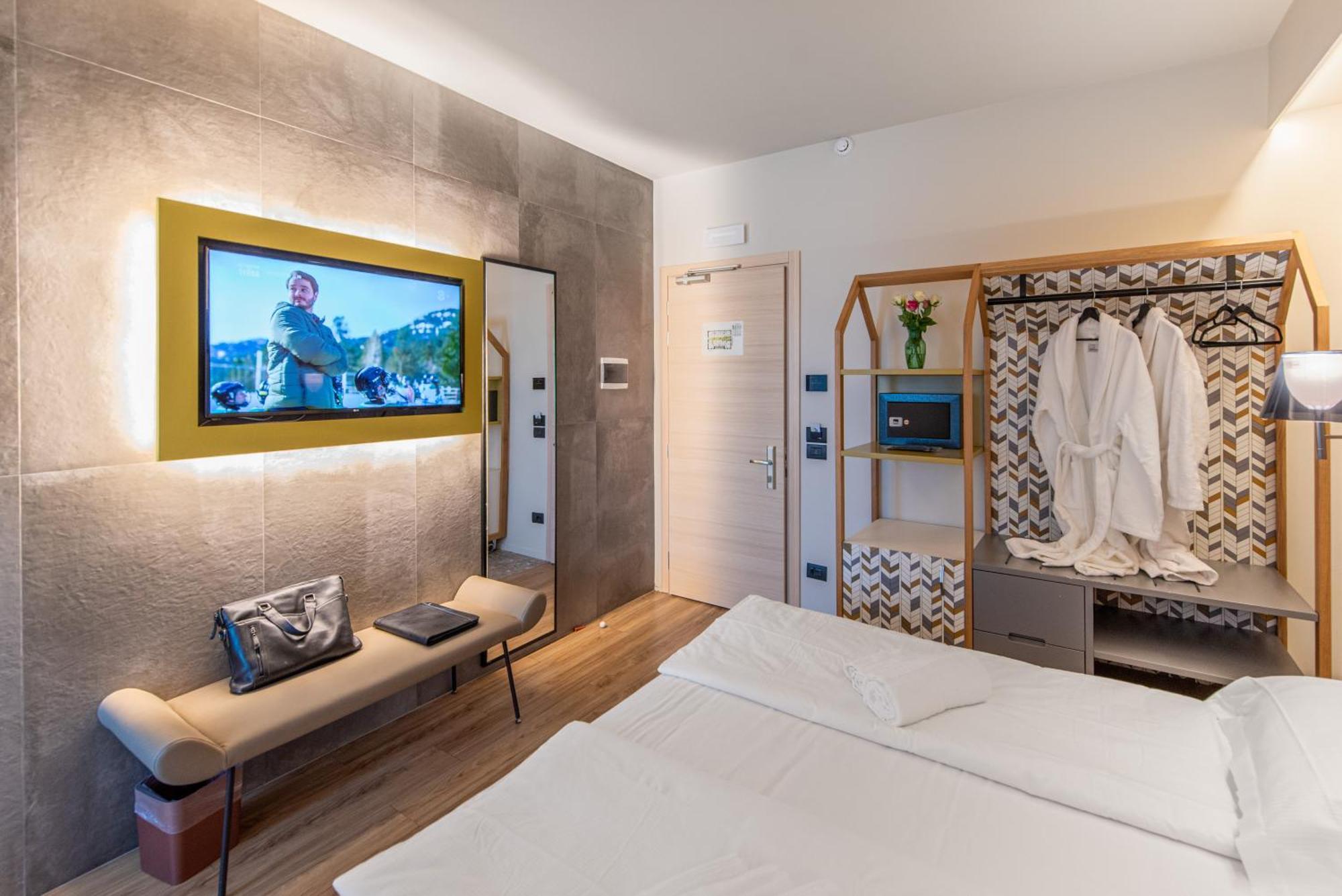 Ile Hotel ペスキエーラ・デル・ガルダ エクステリア 写真